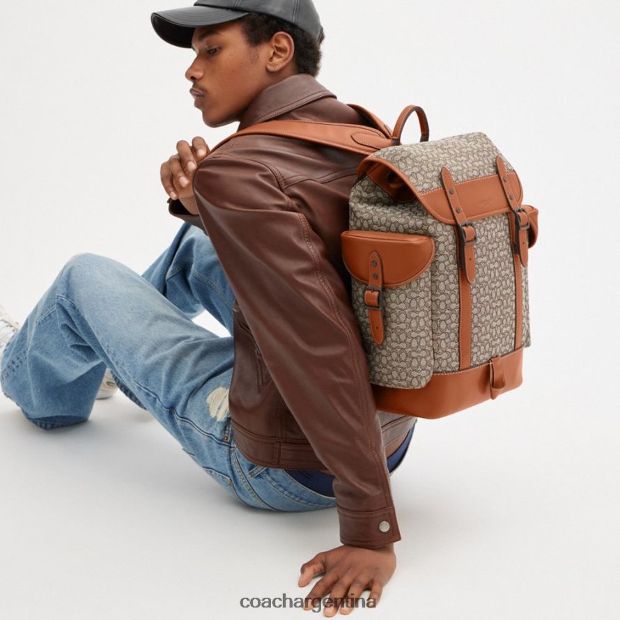 Coach hombres mochila de enganche en micro jacquard de firma cacao/ámbar bruñido L82882683